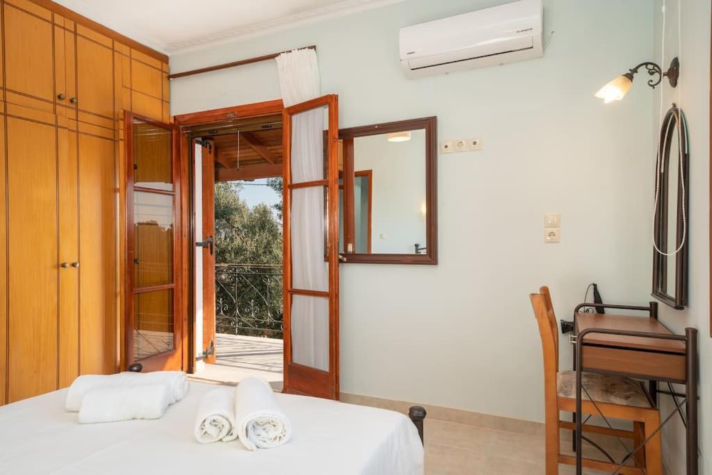 Afroditi Holiday Home- Green View Apartment Свороната Екстер'єр фото