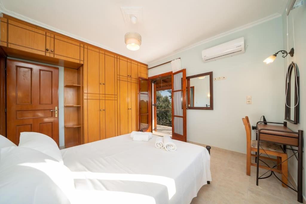 Afroditi Holiday Home- Green View Apartment Свороната Екстер'єр фото