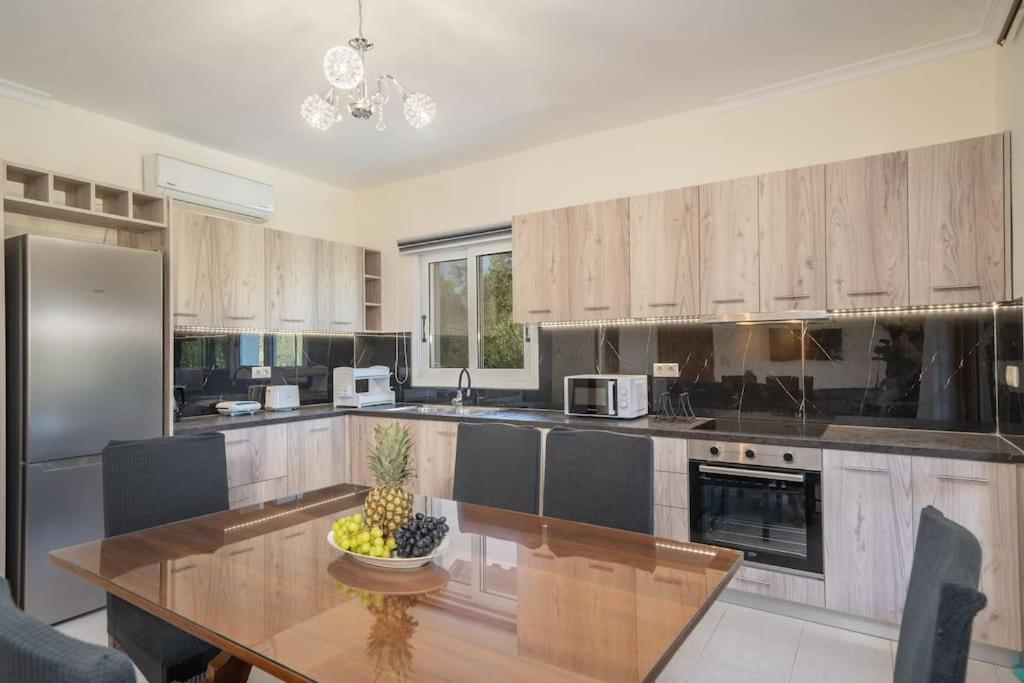 Afroditi Holiday Home- Green View Apartment Свороната Екстер'єр фото